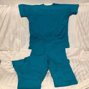 Cherokee teal scrub top pants tall set